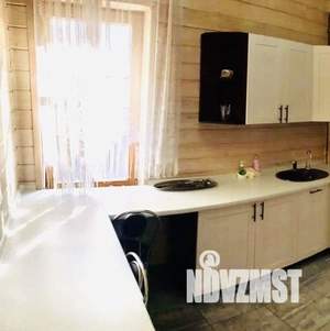 Дом 320м², 2-этажный, посуточно,