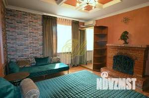 Дом 530м², 2-этажный, посуточно,