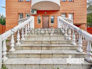 Дом 600м², 3-этажный, посуточно,