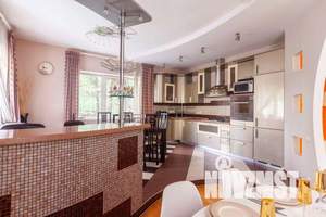 Дом 586м², 3-этажный, посуточно,