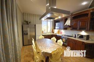 Дом 530м², 2-этажный, посуточно,