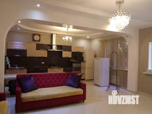 Дом 1000м², 3-этажный, посуточно,