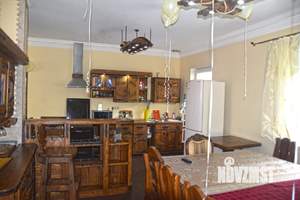 Дом 472м², 3-этажный, посуточно,