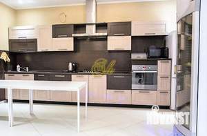 Дом 650м², 3-этажный, посуточно,