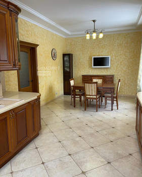 Дом 250м², 3-этажный, участок 6 сот.