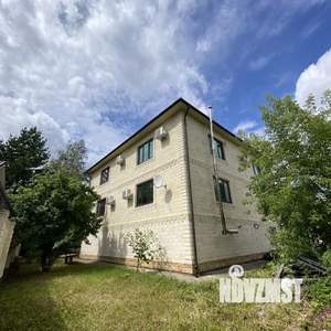 Дом 457м², 3-этажный, участок 10 сот.