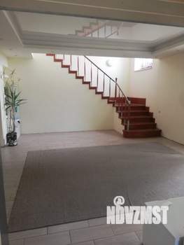 Дом 450м², 3-этажный, участок 12 сот.