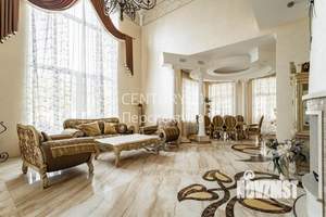 Дом 630м², 3-этажный, участок 10 сот.