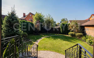 Дом 432м², 3-этажный, участок 10 сот.