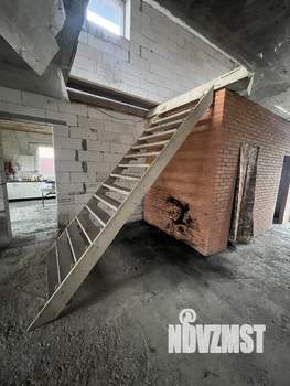 Дом 240м², 2-этажный, участок 9 сот.