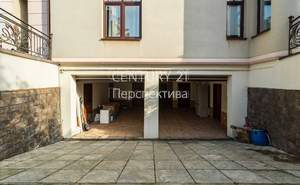 Дом 630м², 3-этажный, участок 10 сот.