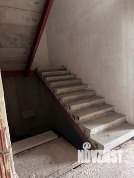 Таунхаус 297м², 3-этажный, участок 6 сот.