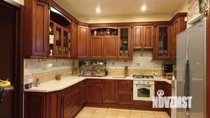 Дом 200м², 2-этажный, участок 10 сот.