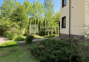 Дом 315м², 3-этажный, участок 8 сот.