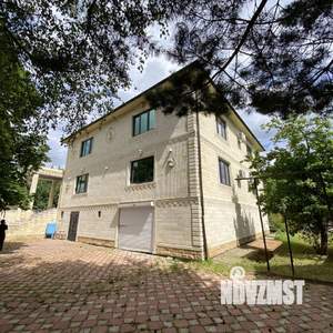 Дом 457м², 3-этажный, участок 10 сот.