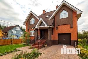 Коттедж 274м², 3-этажный, участок 6 сот.