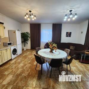 Коттедж 180м², 2-этажный, на длительный срок, 