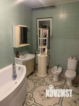 Коттедж 180м², 2-этажный, на длительный срок, 