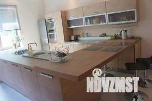 Дом 700м², 3-этажный, посуточно, 