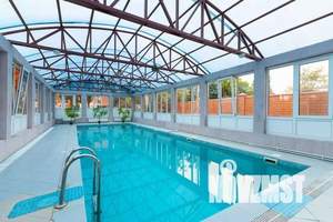 Дом 823м&sup2;, 3-этажный, посуточно, 