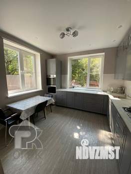 Коттедж 180м², 2-этажный, на длительный срок, 