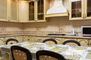 Дом 500м&sup2;, 4-этажный, посуточно, 