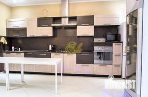 Дом 850м², 3-этажный, посуточно, 