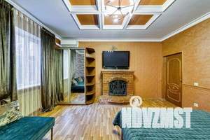 Дом 458м&sup2;, 3-этажный, посуточно, 