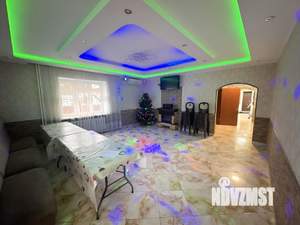 Дом 350м&sup2;, 3-этажный, посуточно, 