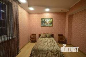 Дом 834м&sup2;, 3-этажный, посуточно, 