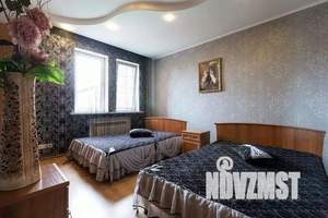 Дом 823м&sup2;, 3-этажный, посуточно, 