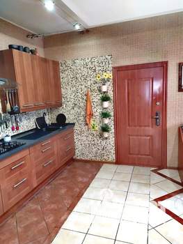 Дом 258м&sup2;, 3-этажный, посуточно, 