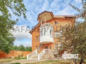Дом 600м², 3-этажный, посуточно, 