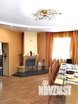 Дом 258м&sup2;, 3-этажный, посуточно, 