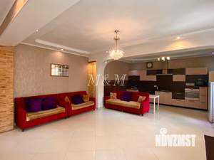 Дом 800м&sup2;, 3-этажный, посуточно, 