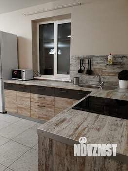 Дом 700м&sup2;, 3-этажный, посуточно, 