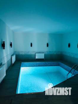 Дом 734м&sup2;, 3-этажный, посуточно, 