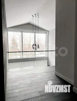 Коттедж 340м&sup2;, 3-этажный, на длительный срок, 