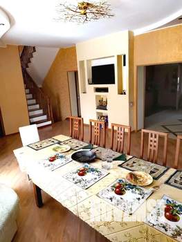 Дом 258м², 3-этажный, посуточно, 