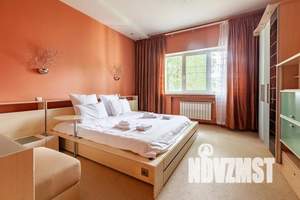 Дом 643м&sup2;, 3-этажный, посуточно, 