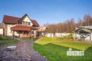 Коттедж 240м², 2-этажный, на длительный срок, 