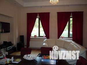 Дом 700м&sup2;, 3-этажный, посуточно, 