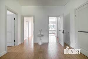 Коттедж 306м&sup2;, 2-этажный, участок 15 сот.  