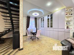 Дом 250м², 2-этажный, участок 8 сот.  