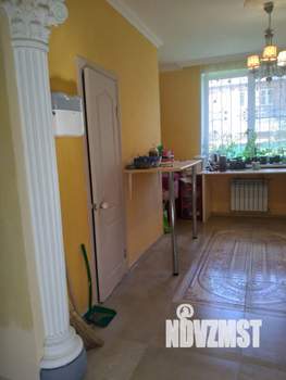 Дом 258м², 3-этажный, участок 15 сот.  