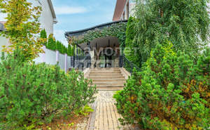 Дом 630м², 3-этажный, участок 10 сот.  