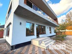 Дом 333м&sup2;, 2-этажный, участок 11 сот.  