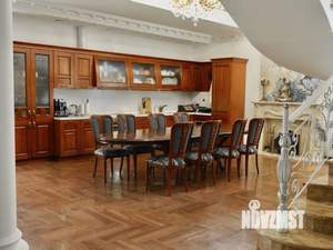 Коттедж 450м², 2-этажный, участок 40 сот.  