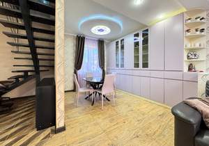 Дом 250м², 2-этажный, участок 8 сот.  