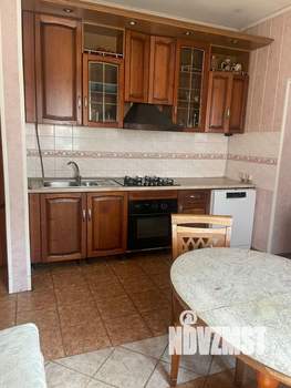 Дом 400м², 3-этажный, участок 18 сот.  